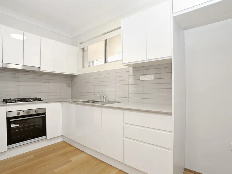Easy living fully renovated apartment in premium location.