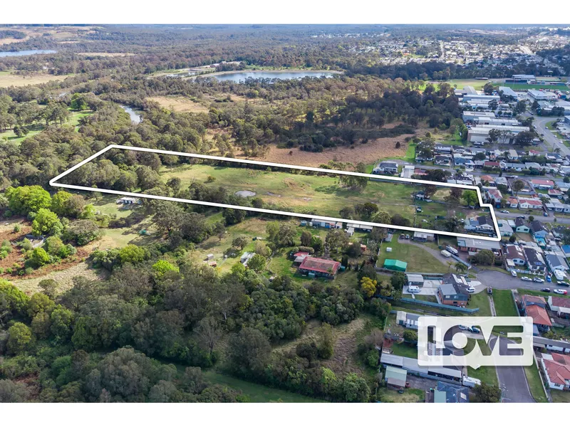 A Rare 7 Acre Estate in Edgeworth