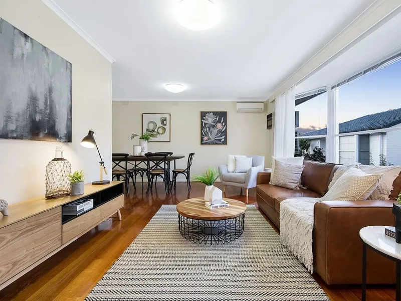 $530/week Renovated Family Home Within GWSC (STSA) Double School Zone!