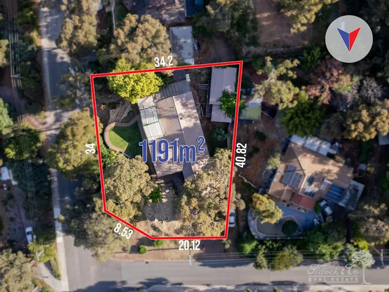 FAMILY ENTERTAINER WITH STUNNING NEW KITCHEN!