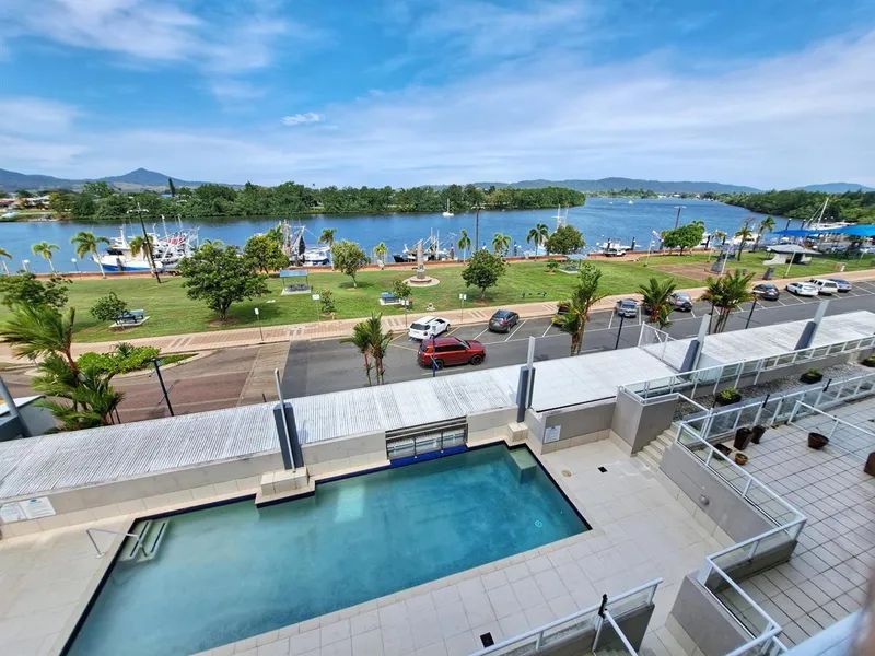 2 Bedroom unit with breath-taking river views!