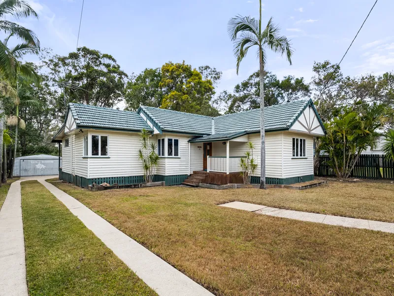 READY TO TRANSFORM - RENOVATE OR REBUILD ON THIS 1012 SQM BLOCK