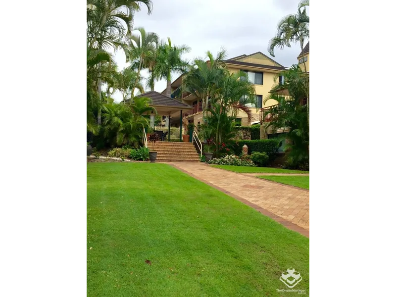 Large and Comfortable 3BR in City Fringe Oasis