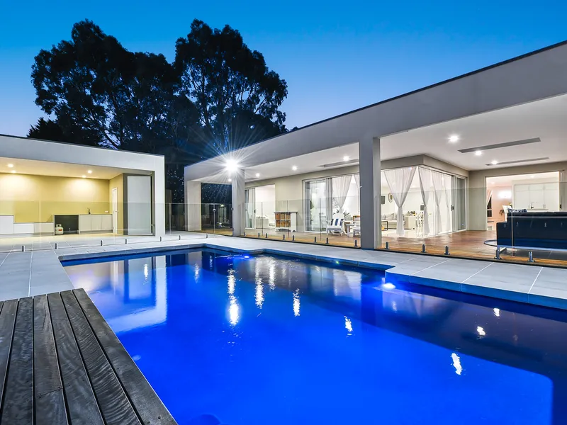 Supersized family entertainer with the wow factor