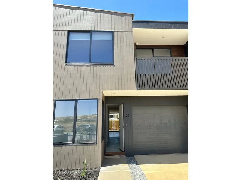 MADDINGLEY TOWNHOUSE