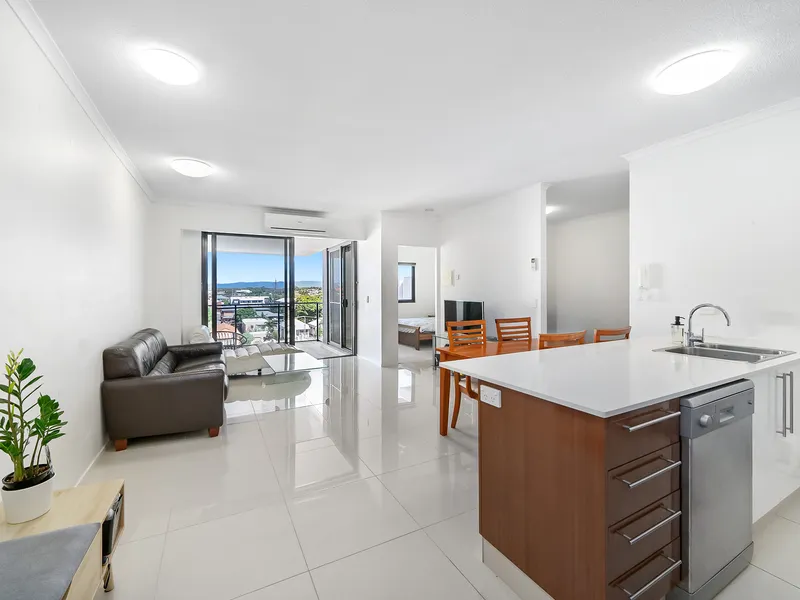 Spacious 1 Bedroom + Study In The Heart of Southport CBD!