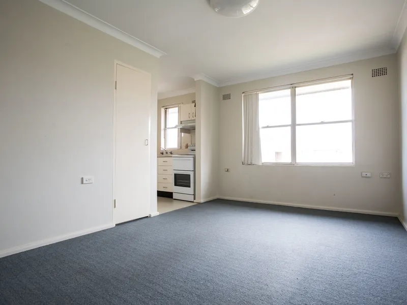 AFFORDABLE 1 BED - ULTRA CONVENIENT LOCATION