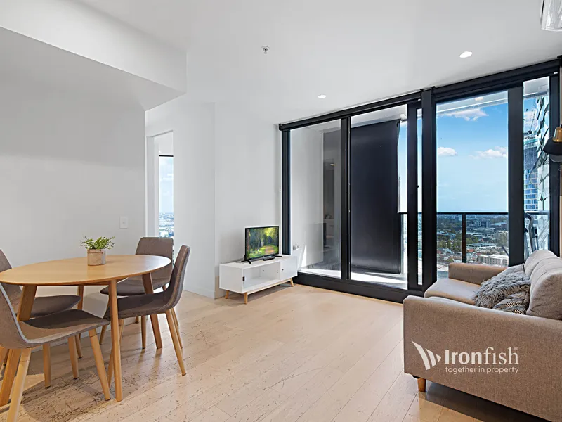 SPACIOUS TWO BEDROOM APARTMENT IN GREAT LOCATION