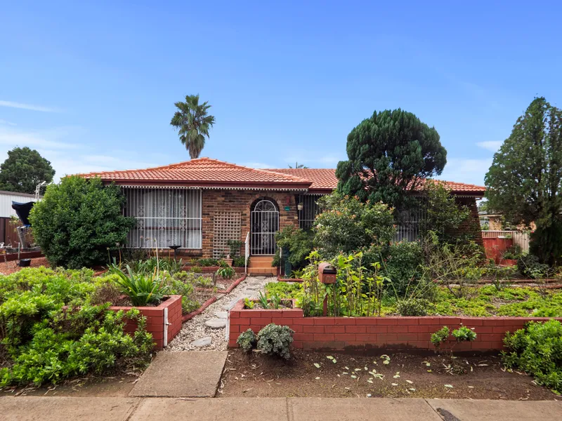 FOR SALE BY OWNER OF RAY WHITE QUAKERS HILL JOSH TESOLIN