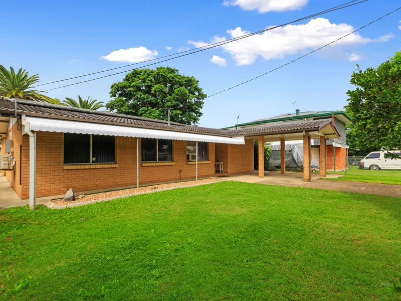 Brick and tile home, plus Grannyflat!