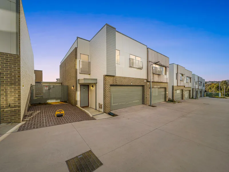 Modern and Convenient Three-Bedroom Townhouse!