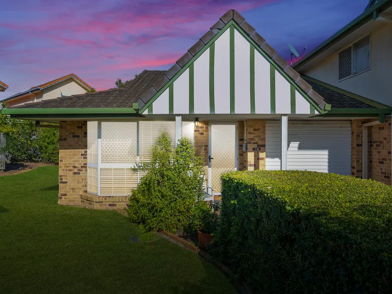 Spacious, Low Maintenance Villa in a Convenient Location