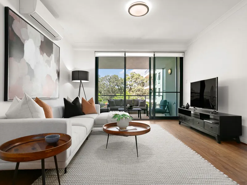 Super location a stone's throw from Kings Park