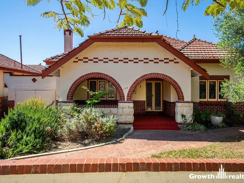 GOLDEN OPPORTUNITY - RENOVATE OR BUILD!