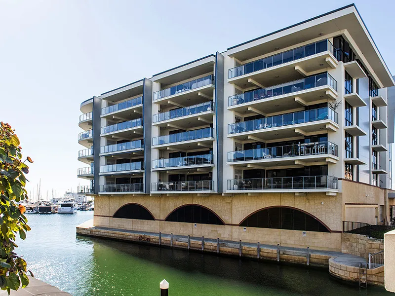 4th Floor Corner Views. Large Luxury Apartment