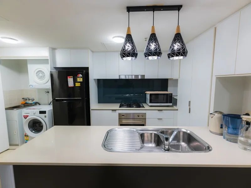 Renovated 2 bedroom With New Appliances