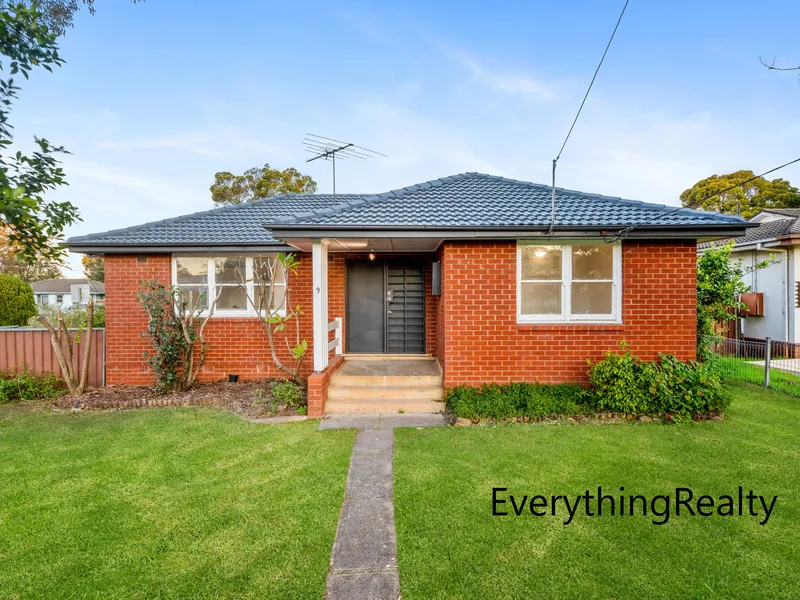 FRESHLY RENOVATED THREE BEDROOM FAMILY HOME!!!
