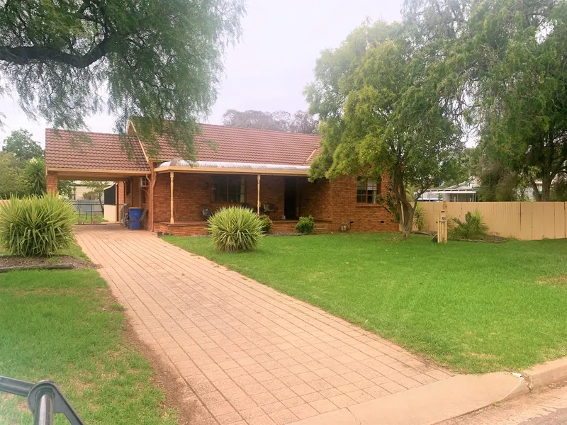 Gorgeous Home Priced to Sell!!