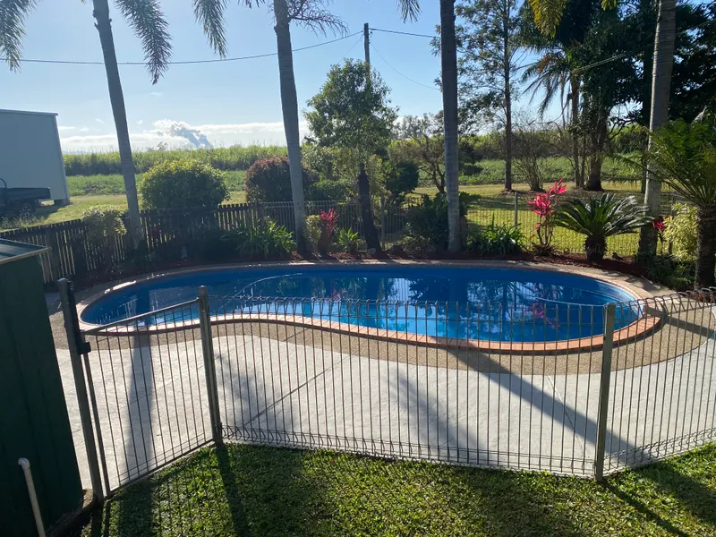 FAMILY FARM HOUSE WITH POOL