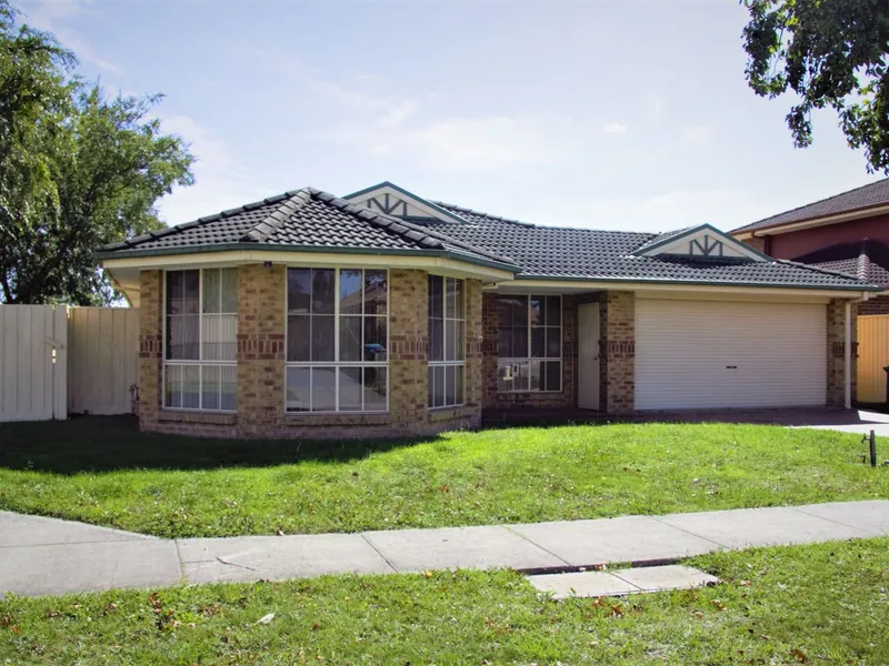 8 Highland Crescent, Narre Warren South, Vic 3805