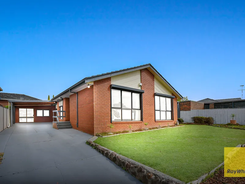 MAGNIFICENT FAMILY HOME READY FOR YOU TO MOVE IN!