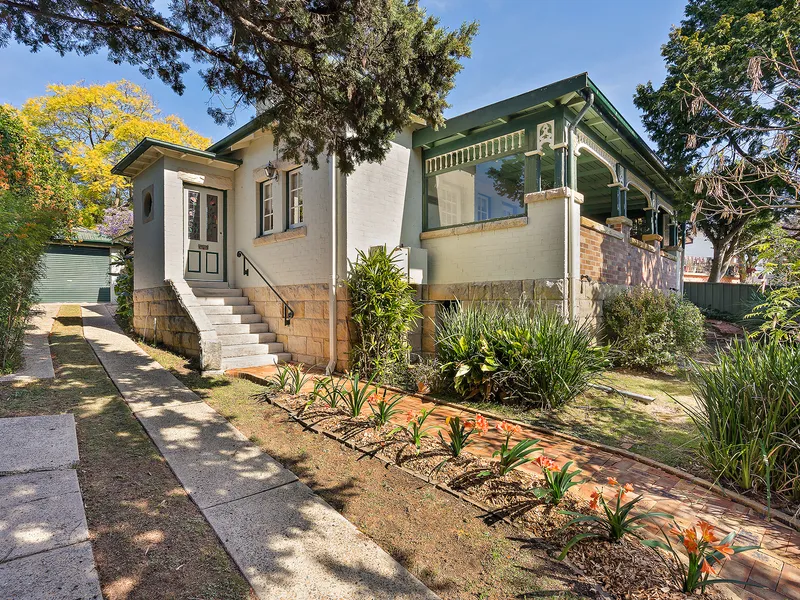 Character & Charm in the Heart of Springwood - Under Contract - Please contact agent for more information.