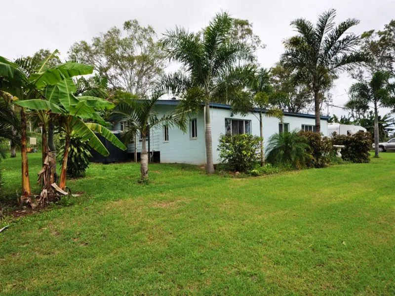 3 Bedroom Cottage on Acreage!!