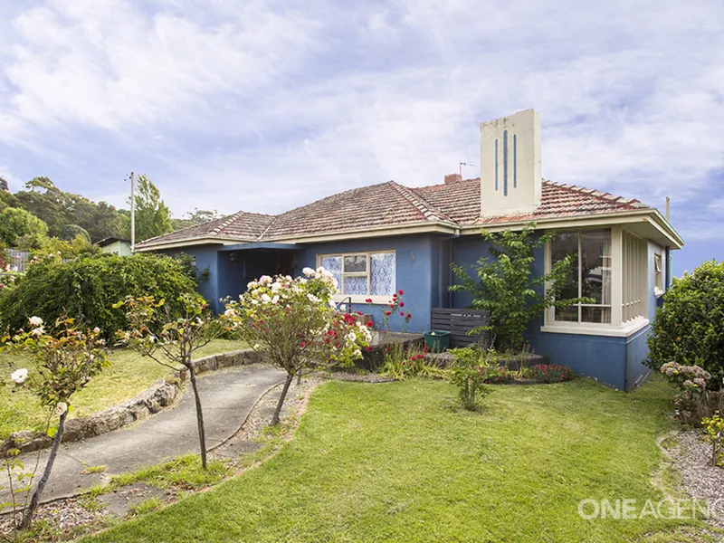 Very Solid, Great Kitchen, Walk to the Beach!