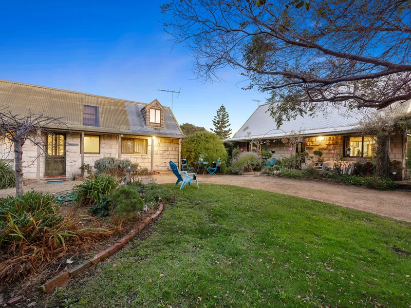 CARSLAKE COTTAGE - SET ON 1304SQM APPROX.