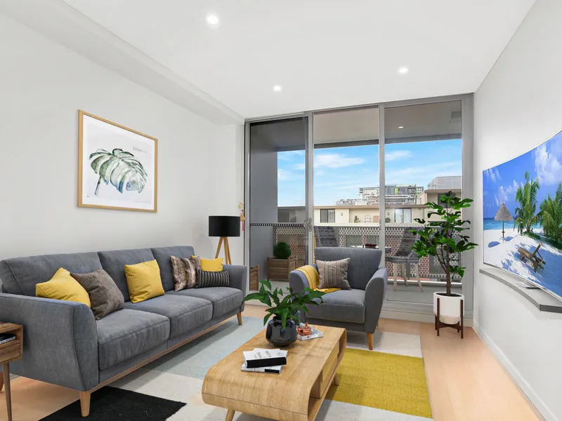 BRIGHT CONTEMPORARY APARTMENT