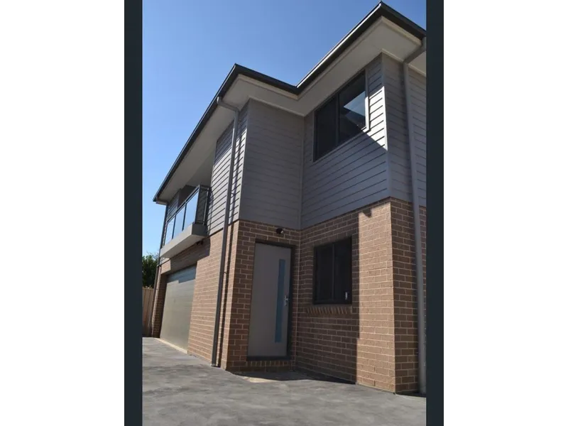 WOOROO ST - 3BED TOWNHOUSE