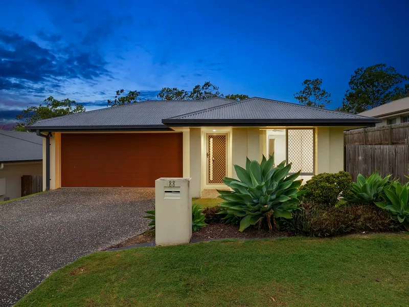 LOVELY FAMILY HOME IN PIMPAMA