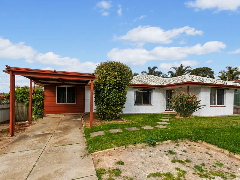 Spacious 4-Bedroom Family Home with Room to Play!