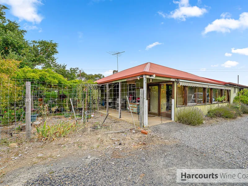 Tranquil Farm Cottage on 7 Acres