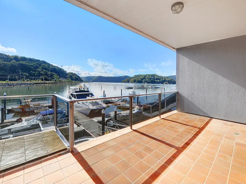 NORTH FACING WATERFRONT APARTMENT