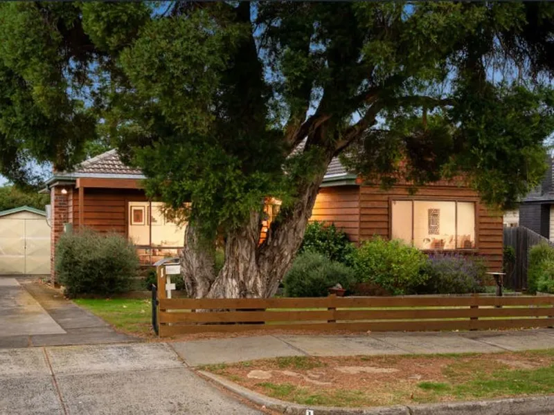 QUAINT FAMILY HOME IN CONVENIENT LOCATION