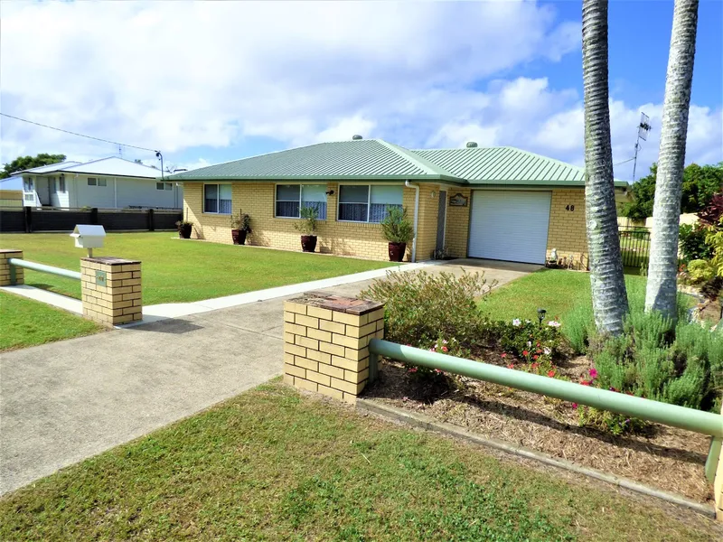 NEAT AS A PIN BRICK HOME ON 998M2 - EXCELLENT INVESTMENT/OWNER OCCUPIER OPPORTUNITY - NOTHING TO DO - JUST MOVE IN AND ENJOY THE RELAXED LIFESTYLE!!