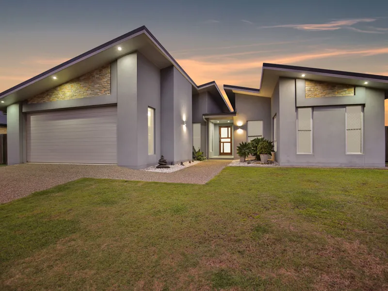 COMPLETE FAMILY PACKAGE WITH 6 BAYS OF SHED SPACE CLOSE TO EVERYTHING!