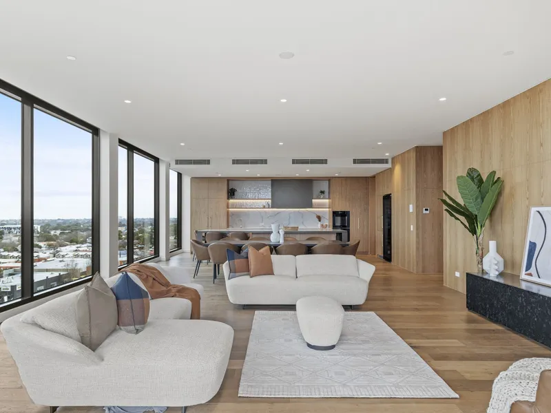 Penthouse Living on The Parade