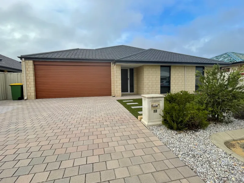 $630 per week Furnished SORRY NO PETS