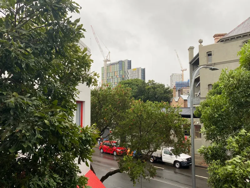 2 Bed, 2 Bath apartment with balcony for rent near Sydney Uni