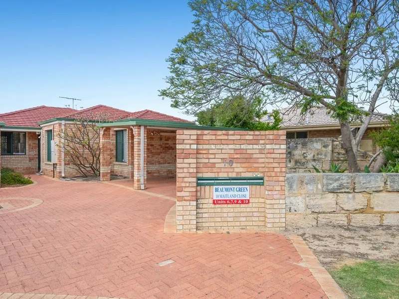 NEAT AS A PIN *** DONT MISS THIS ONE ***