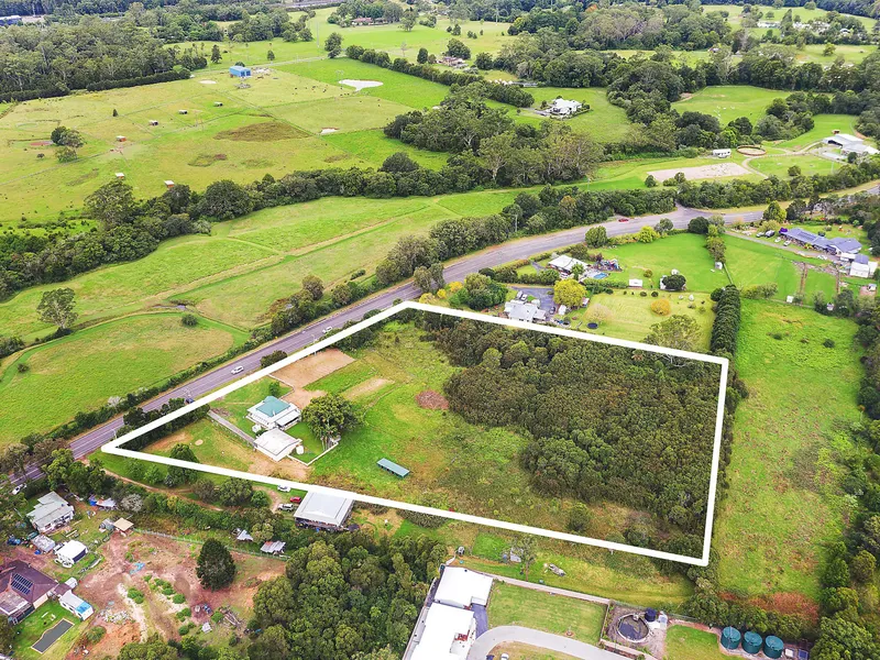 Unique landholding in central location