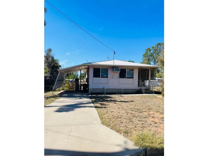 TIDY HOME FULLY AIR-CONDITIONED