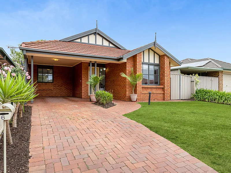 A warm & comforting family home in the prime location of Seaford Rise