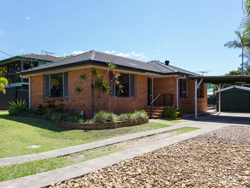 FIRST HOME BUYERS AND INVESTORS - Lowset with Swimming Pool in Central Capalaba on 728m2 - OPEN HOME CANCELLED
