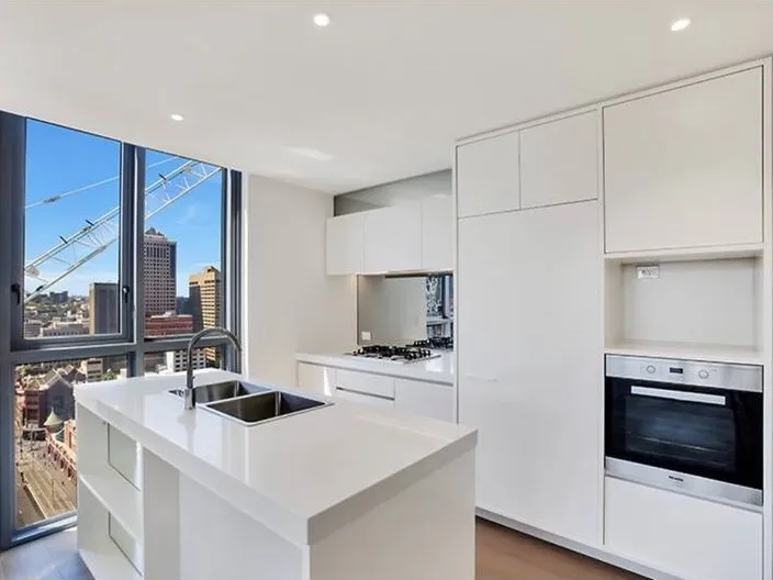 UNFURNISHED EXECUTIVE 2-BEDROOM 2-BATHROOM APARTMENT - - FOR LEASE - AVAILABLE FROM 8/10/2022