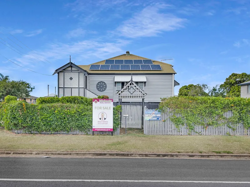 STUNNING RENOVATED QUEENSLANDER