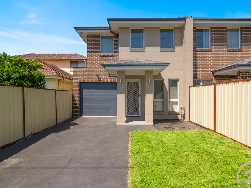 Set only a short stroll to Fairfield CBD, this gorgeous 5 bedroom duplex really is the perfect home!