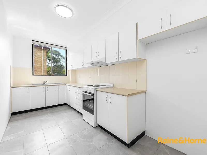 NEWLY RENOVATED 2 BEDROOM UNIT - LOCK UP GARAGE